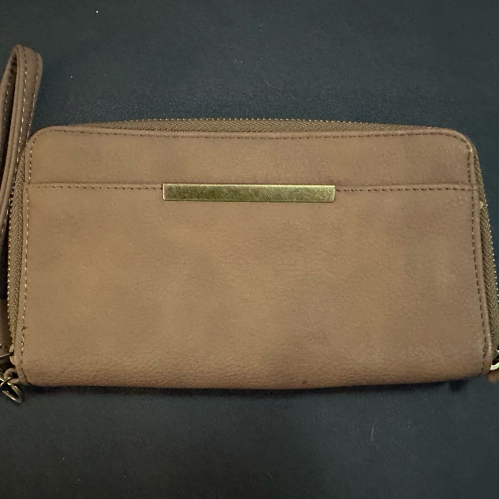 Vegan wristlet wallet